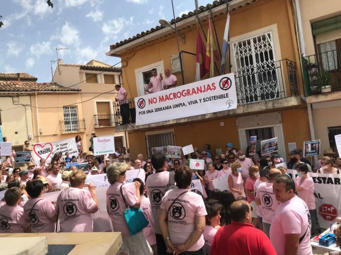 Pedirán al TSJCM ampliar la documentación sobre la macrogranja de Almendros