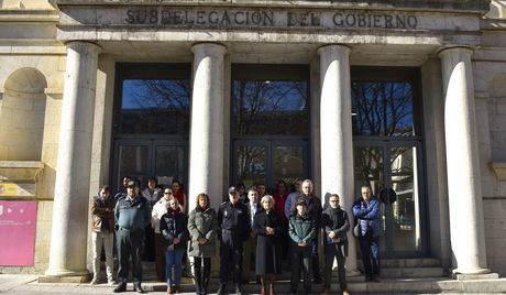 Minuto de silencio en Cuenca por el asesinato de Karilenia, primera víctima de violencia de género en 2025