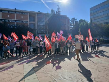 Sindicatos exigen que se tramite la reducción de la jornada laboral