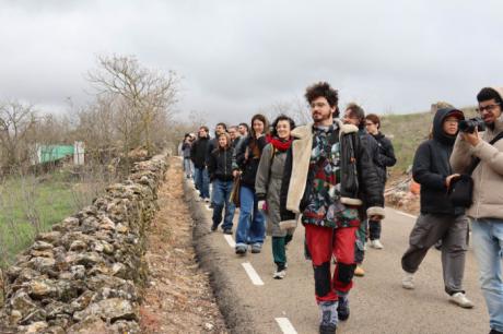 Jornada de convivencia entre pastores y universitarios al inicio de la Cañada Real
