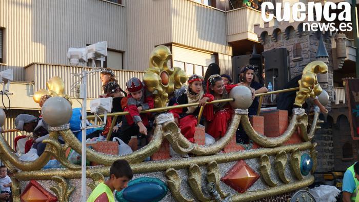 Un desfile de carrozas dedicado a la música llenará de color este jueves las calles de Cuenca