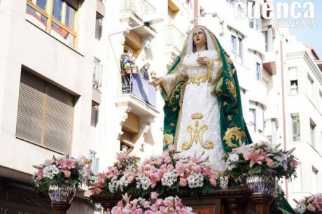 Este domingo se celebra el besamano a María Santísima del Amparo