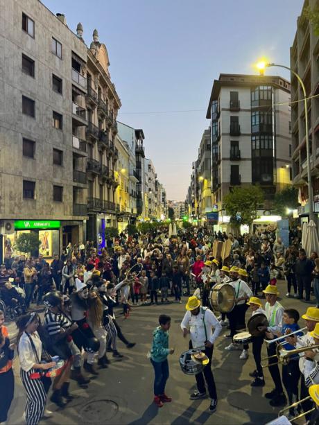 Un Pasacalles, actuaciones en Fuente del Oro, actividades infantiles en Cañadillas y “Otoño Fest” serán parte de las actividades que inauguran este fin de semana el III Festival Otoño