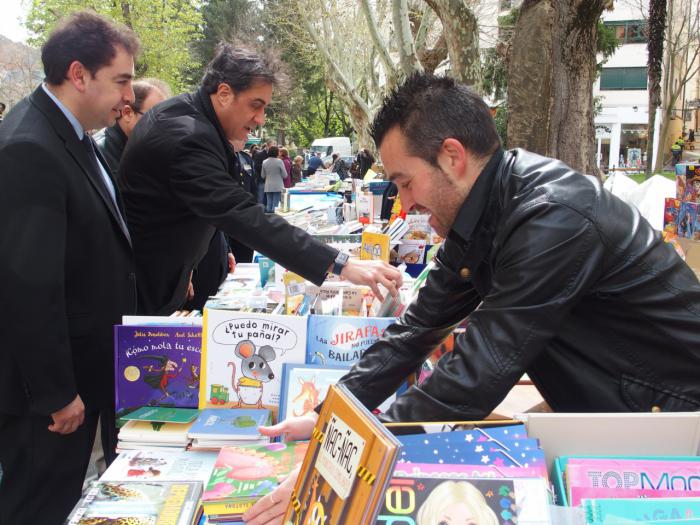 La capital saca los libros a la calle para conmemorar 23 de abril, Día del Libro