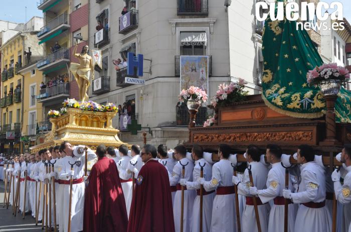 Con la mirada puesta al cielo en el Domingo de Resurrección