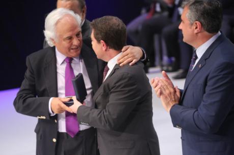 García-Page lamenta la muerte de Raúl del Pozo y destaca su “estilo inconfundible y honestidad inquebrantable”