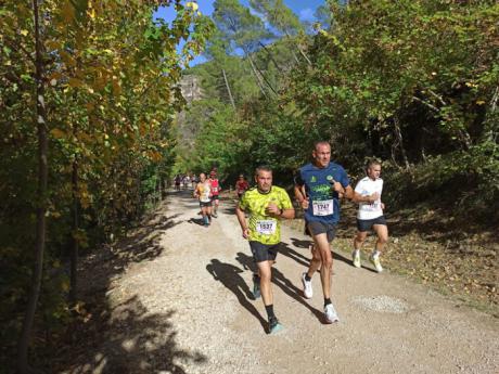 David Cano y Almudena de la Ossa salen ganadores de la Media Maratón de Cuenca
