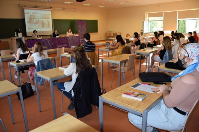 El campus de Cuenca analiza en un curso de verano la relación entre la comunicación y la moda