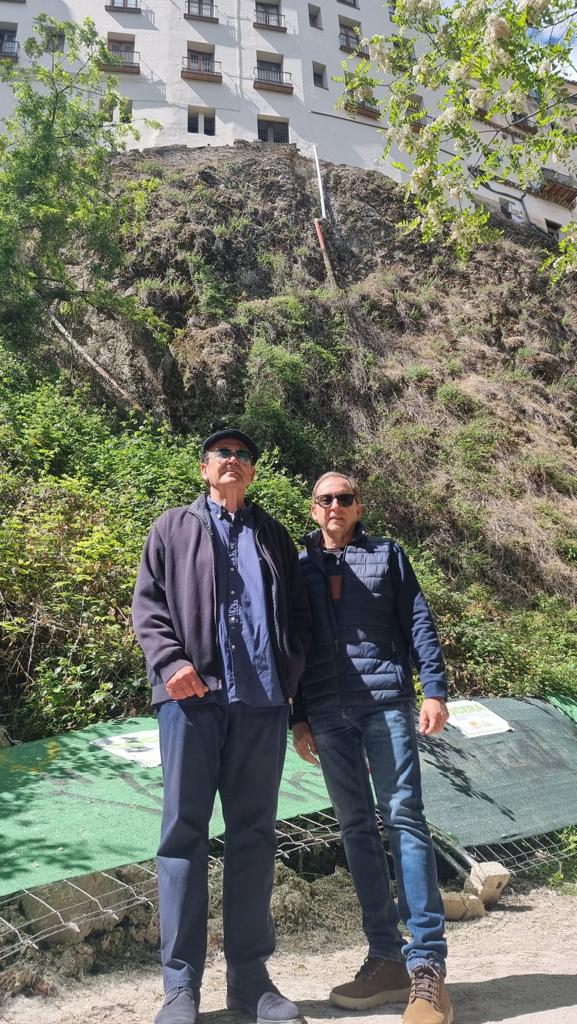 Cuenca Nos Une propone conectar el Júcar y el Huécar mediante una pasarela peatonal bajo el Puente de la Trinidad