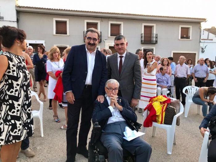 Castilla-La Mancha se suma al acto de reconocimiento que la localidad de El Cañavate ha realizado a Francisco Luzón