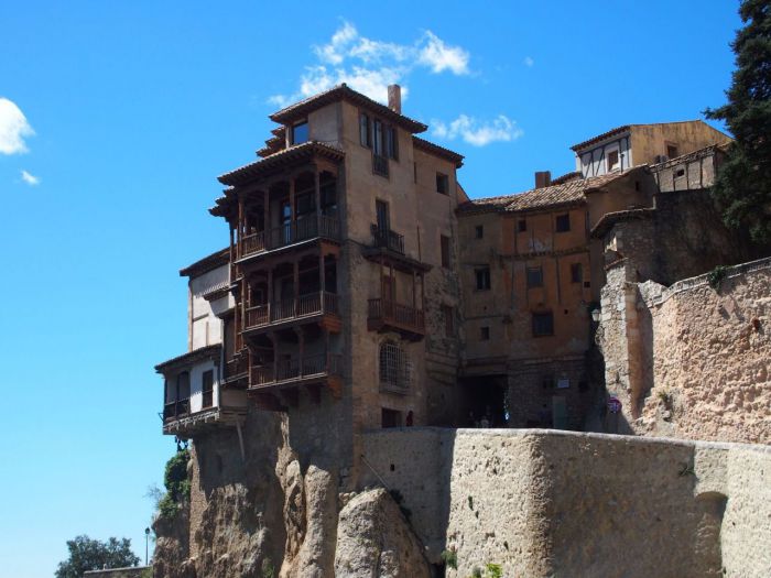 Las Casas Colgadas se iluminarán de color verde para concienciar sobre las enfermedades mitocondriales