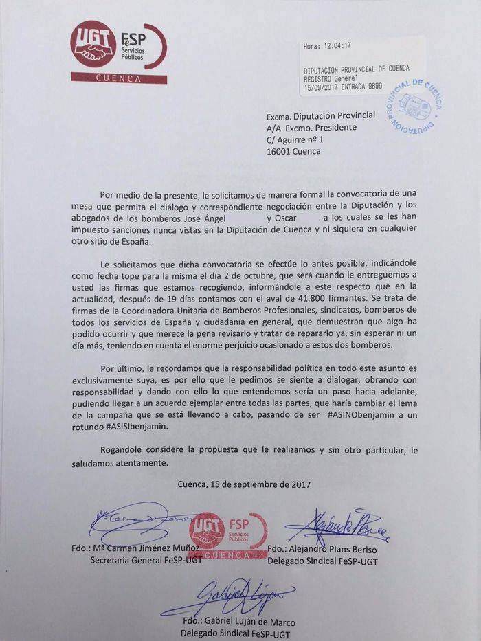 Los bomberos de la Diputación registran 42.000 firmas y piden a Prieto que se siente a dialogar