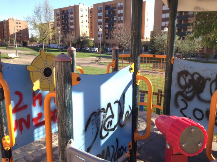 Ciudadanos pide que se ejecuten las partidas presupuestarias previstas para el arreglo de los parques infantiles y gerontológicos