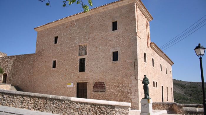 El coleccionista de arte Roberto Polo presenta un fondo de 1.200 obras para agilizar la puesta en marcha de las exposiciones de Cuenca y Toledo