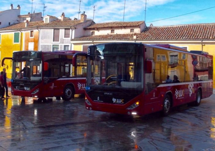 La capital estrena dos nuevos autobuses urbanos