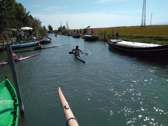 25 palistas del Club de Piragüismo Cuenca participaron en la travesía de la Albufera en Valencia