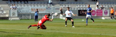 La fe blanquinegra mueve montañas en La Fuensanta (2-1)