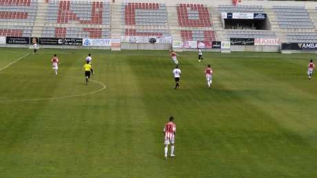 La Balompédica suma su primer punto en la Liga con un gran agujero en la retaguardia (2-2)