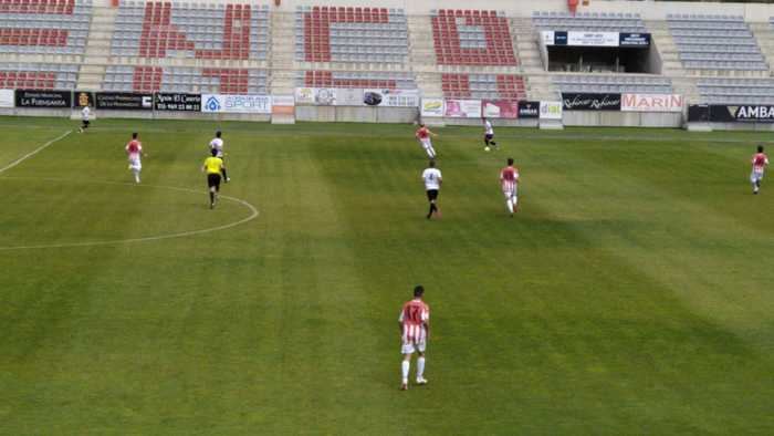 La Balompédica suma su primer punto en la Liga con un gran agujero en la retaguardia (2-2)