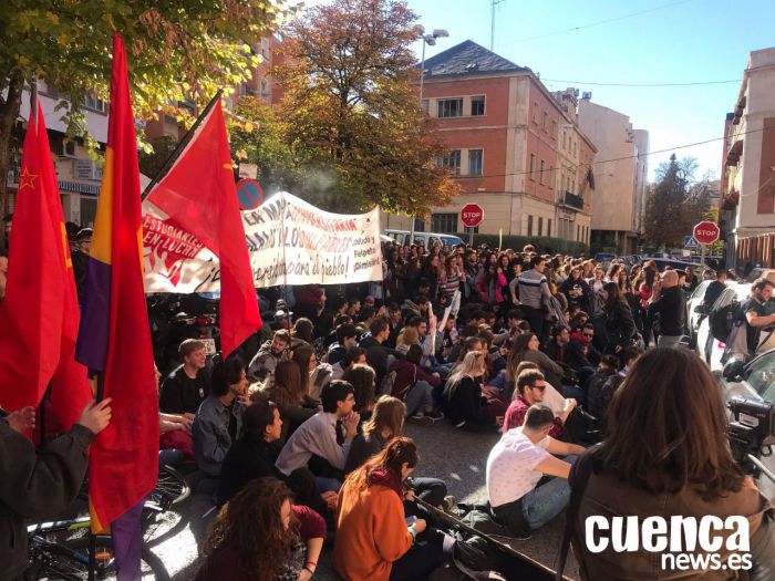 Estudiantes piden a la Junta y a la UCLM un acuerdo 'para salvar la Universidad'