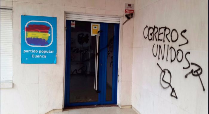 Aparecen pintadas en la sede del PP