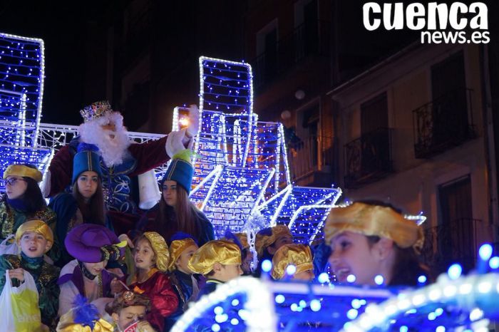 Los Reyes Magos reparten ilusión en Cuenca