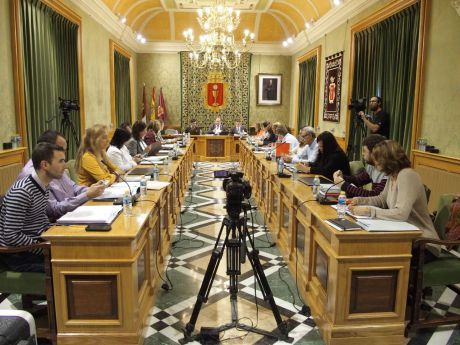 El PSOE lamenta que Mariscal convoque un Pleno sin asuntos “sólo para buscar un nuevo enfrentamiento con la Junta”