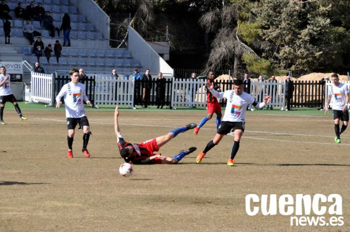 Un Conquense 'in crescendo' vence al Azuqueca con un doblete de Bravo (2-0)