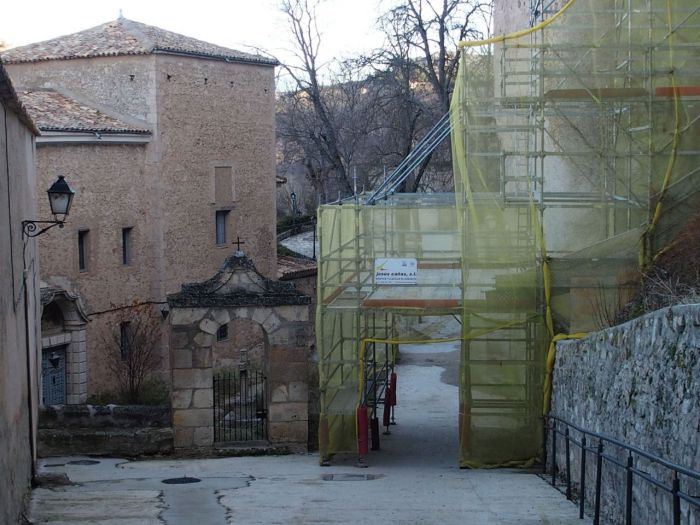 Abierto el acceso a la ermita de la Virgen de las Angustias por la Plaza Mayor