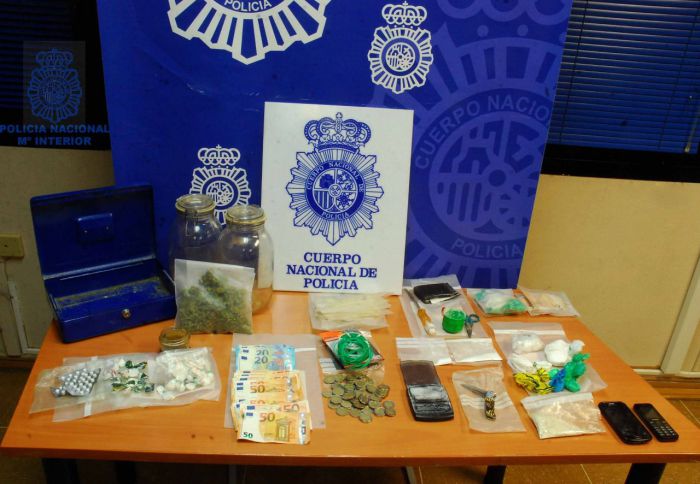 Desarticulado un punto de venta de droga en un pub de la capital