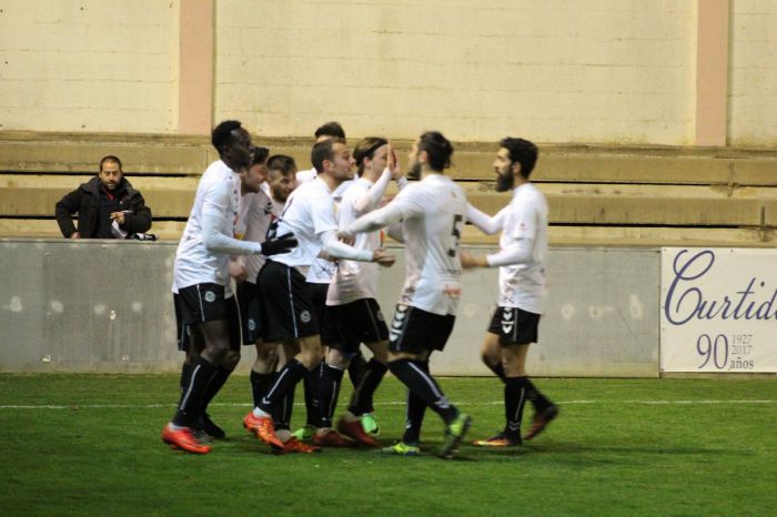 Un gol de Vicky otorga tres puntos de oro a la Balompédica en Almansa (0-1)