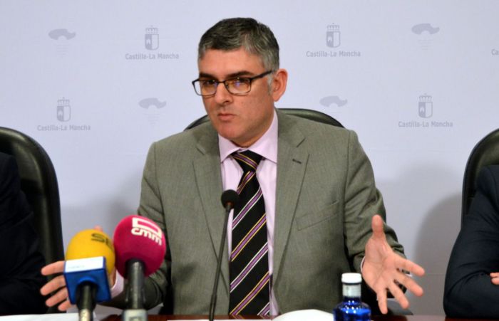 El delegado de la Junta considera que Mariscal “ha dejado tirada a la ciudad” al aceptar que el Grado de Turismo no se implante en Cuenca