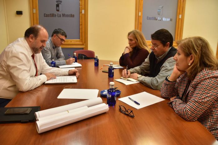 Martínez Guijarro traslada a los grupos políticos del Ayuntamiento de Cuenca información sobre los proyectos en los que trabaja la Junta
