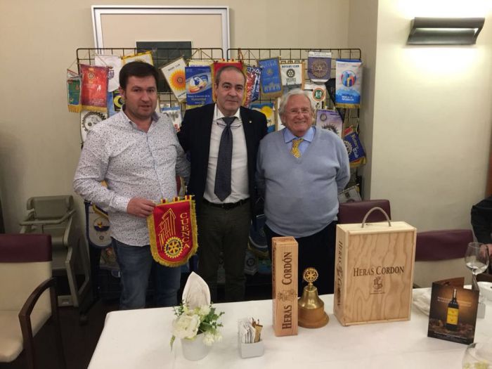 Reconocimiento de Bodega “Heras Cordón” al Club Rotary y al doctor José María Díaz Torres