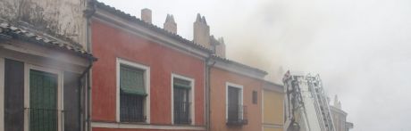 Desalojado un edificio de la calle Alfonso VIII por un incendio