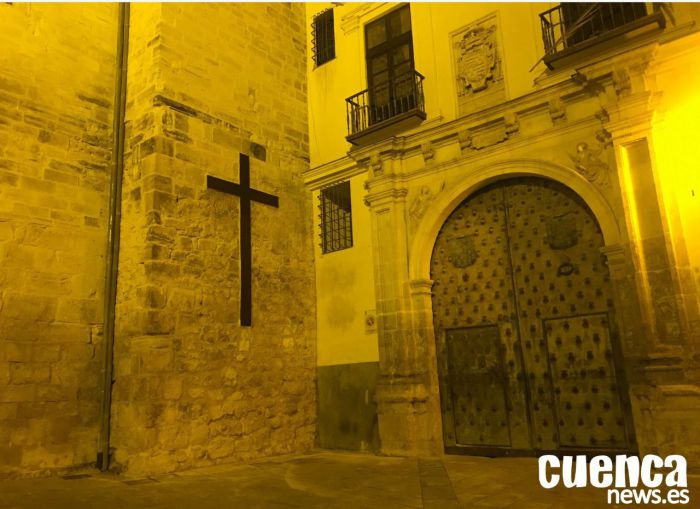 Concluye la retirada de la simbología franquista de la Catedral