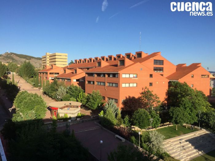 El Campus de Cuenca abre un aula de estudio nocturna