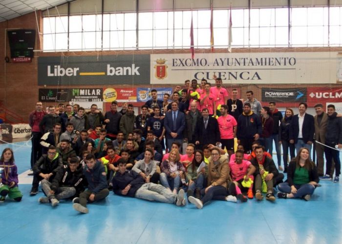 Del Bosque asiste en Cuenca a la entrega de trofeos del V Campeonato Inclusivo de Fútbol