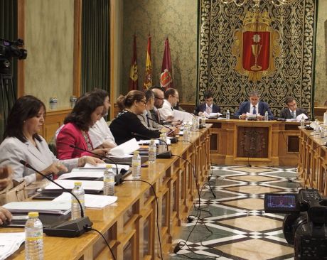 El PP pide a Cs que abandone la mayoría de bloqueo y mentiras de PSOE e IU-Ganemos