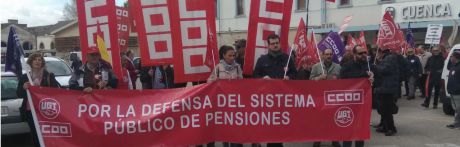 Cerca de 500 personas insisten en reclamar pensiones dignas en Cuenca