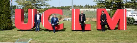 Inaugurado un logo gigante de la UCLM que da la bienvenida al Campus universitario