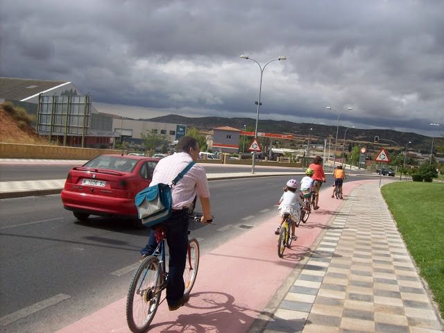 Izquierda Unida propone más bici para mejorar la movilidad urbana, dentro de la estrategia DUSI