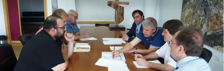 La Gerencia Municipal de Urbanismo expone a los vecinos del Cerro de la Horca el calendario de actuaciones para la finalización de la urbanización del sector