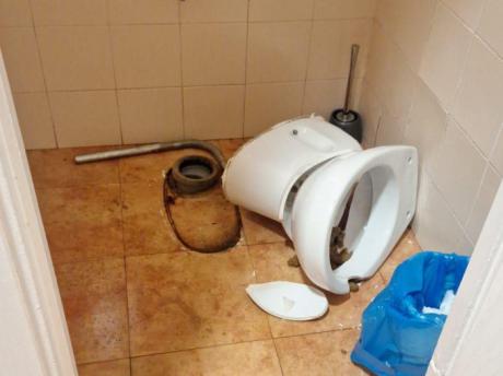 Vandalismo en los evacuatorios de Severo Catalina tras el Domingo de Ramos
