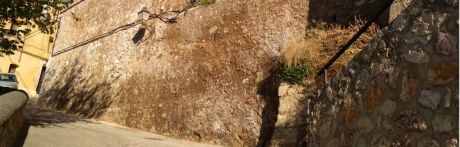 Advierten de que las filtraciones en el Jardín de los Poetas podrían generar desprendimientos como los de la Puerta de San Juan o la bajada a la Angustias