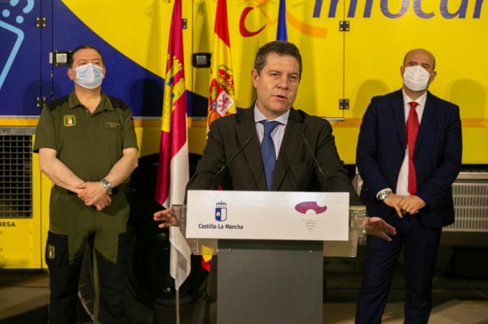 El presidente de Castilla-La Mancha, Emiliano García-Page, visita las instalaciones del Centro Operativo Provincial (COP) de prevención de incendios de la provincia de Cuenca. 