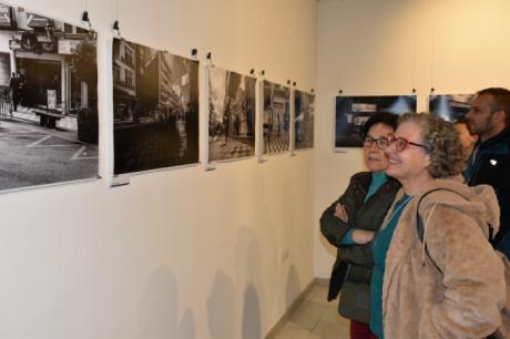 La exposición que Jesús Cañas y Diego Castillejo dedican a la calle Carretería se puede visitar ya en la Sala Iberia