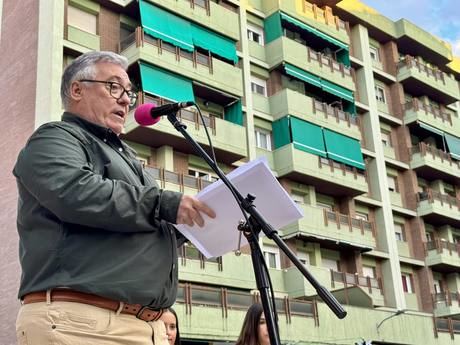 Arrancan las fiestas del Barrio de San Fernando con la coronación de la Corte de Honor y el pregón de Luis Miguel González