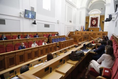 La Ley de Medidas Urgentes inicia su debate en las Cortes regionales