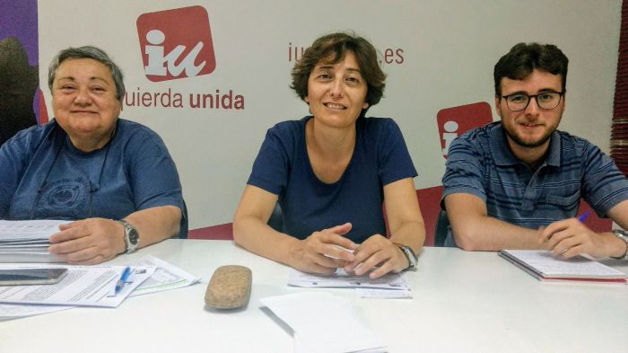 Izquierda Unida acusa a PP y Ciudadanos de usar el Pleno para legitimar sus acuerdos privados.